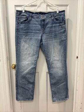 BKE Men’s Tyler Straight Leg Stretch Jeans Size 42x32 Med Wash Thick Stitch